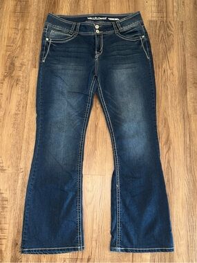 WallFlower Jeans Luscious Curvy Fit Bootcut Flap Pockets Thick Stitch Womens 15